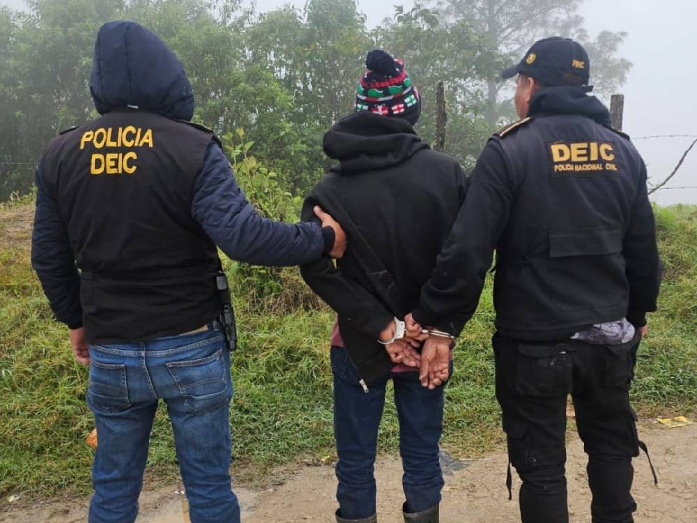 Capturan a hombre de la tercera edad acusado de matar a su hijo