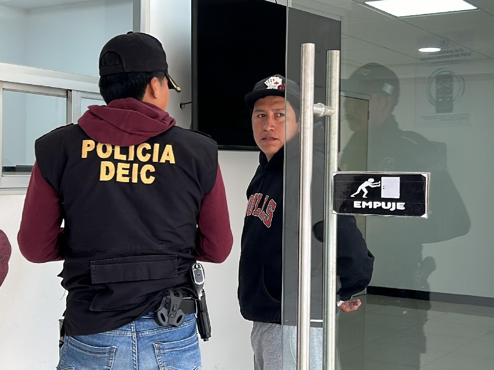 Capturan a hombre por posesión de pornografía infantil