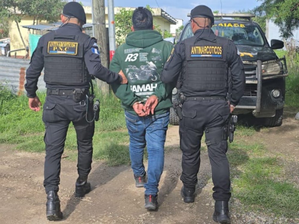 Capturan a hombre que transportaba marihuana en Huehuetenango
