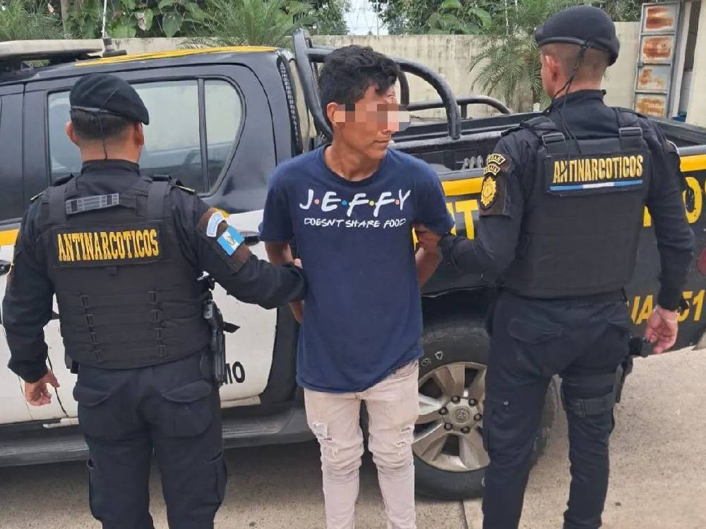 Capturan a presunto distribuidor de droga durante operativo antinarcótico en Coatepeque