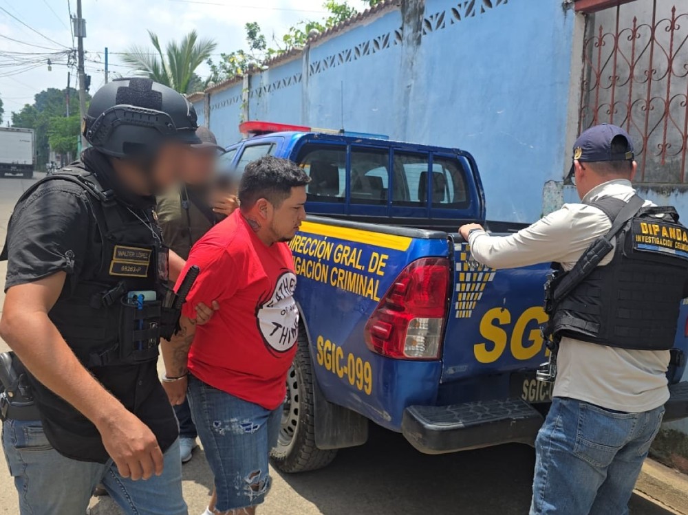 Capturan a presunto extorsionista de pilotos de transporte pesado en allanamientos en Escuintla