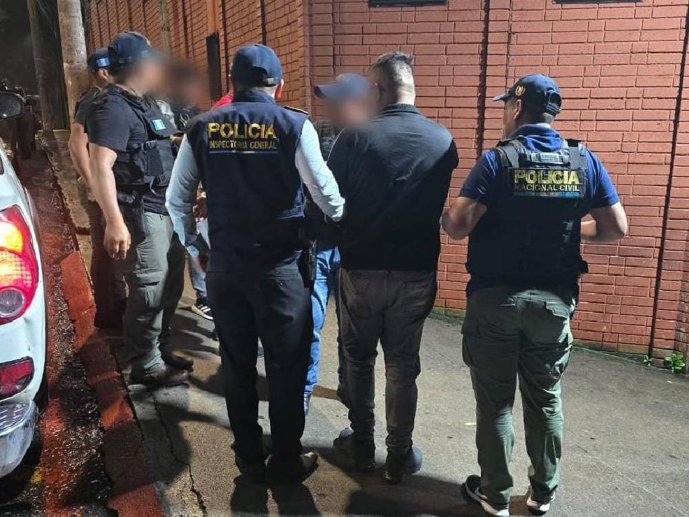 Capturan a tres agentes de la PNC señalados de plagio o secuestro y falsedad ideológica