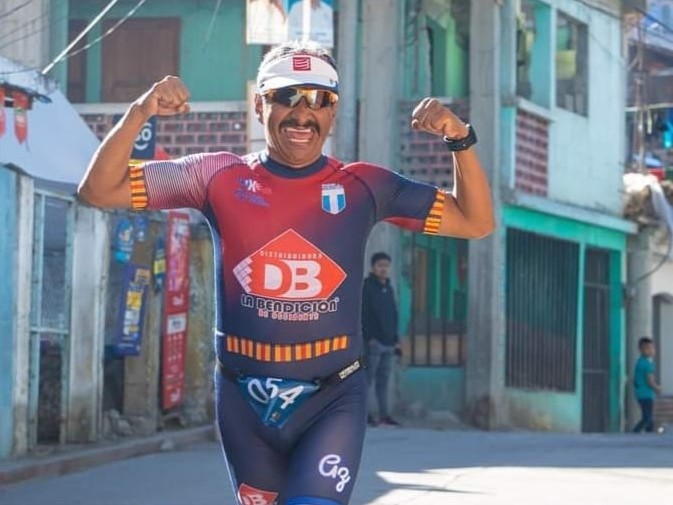 Carlos Lemus lleva cuatro décadas de entregar su esfuerzo al deporte