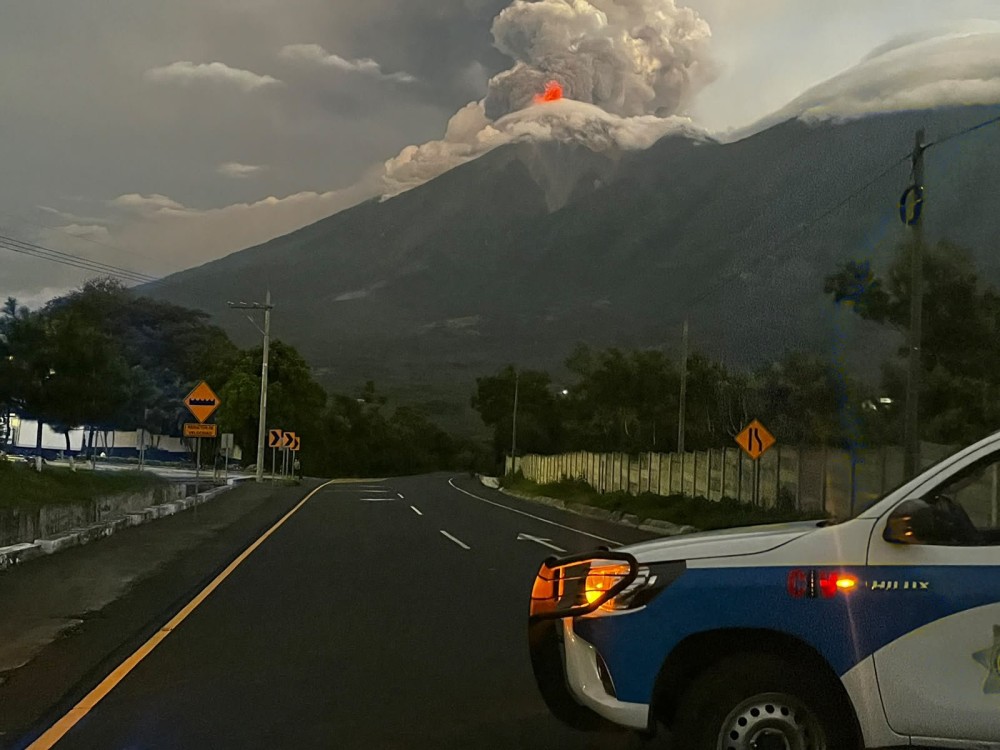 Ceniza del volcán de Fuego se podría dispersar a 150 kilómetros y alcanzaría a Quetzaltenango