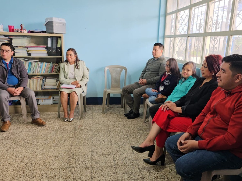 Centro educativo atiende a estudiantes con discapacidad 