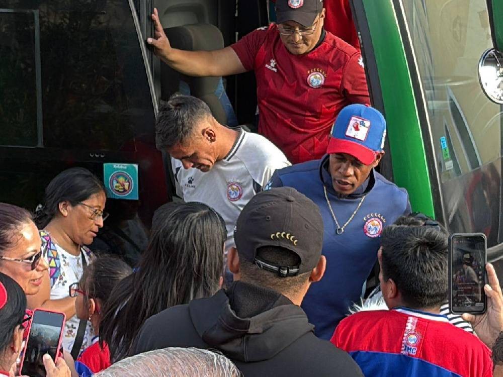Chivos viajan con la ilusión de conseguir un buen resultado en la ida de la final
