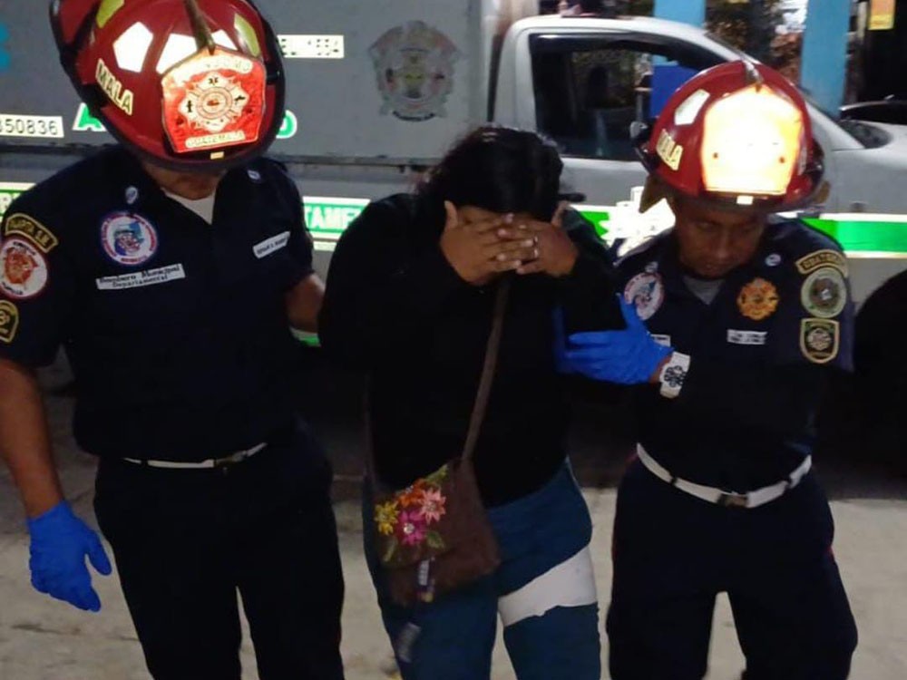 Choque de motos en Pajapita deja a una mujer herida