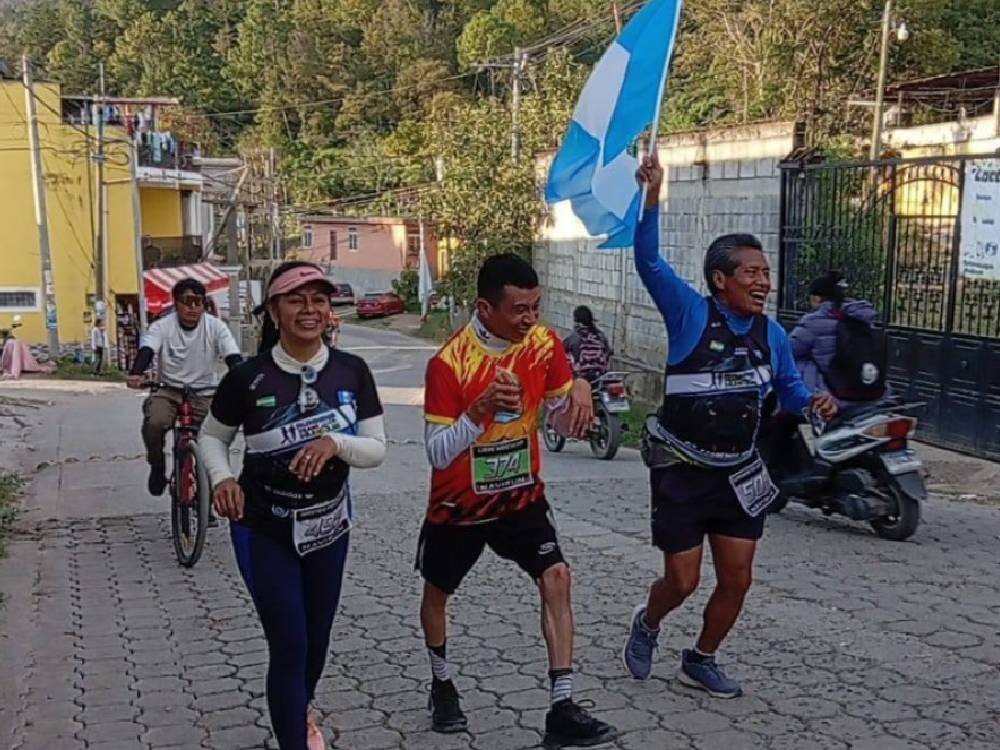 Cientos de atletas participan en la primera edición de la Navirun