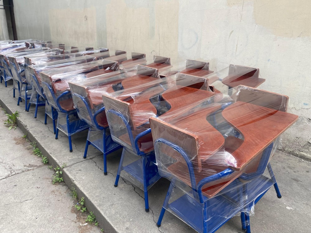 Cinco escuelas de dos municipios, beneficiadas con nuevo mobiliario 