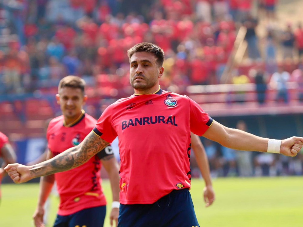 Clásico Nacional y serie inédita en las semifinales de la liga nacional