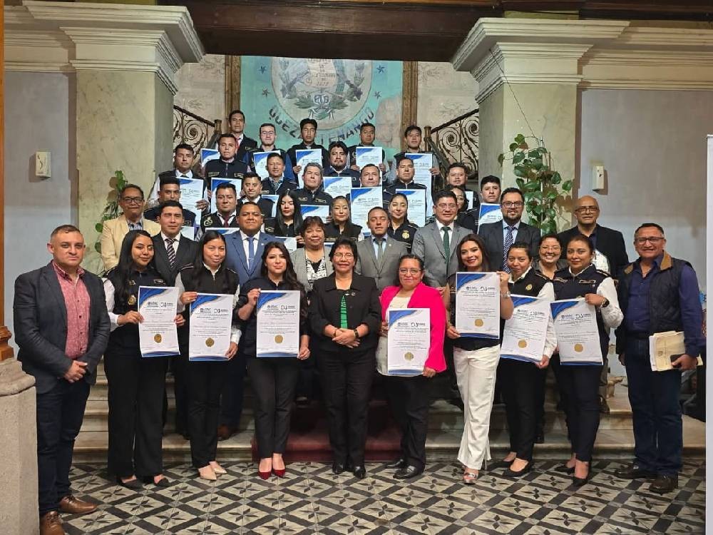 Clausuran diplomado en investigación criminal del DEIC en Quetzaltenango