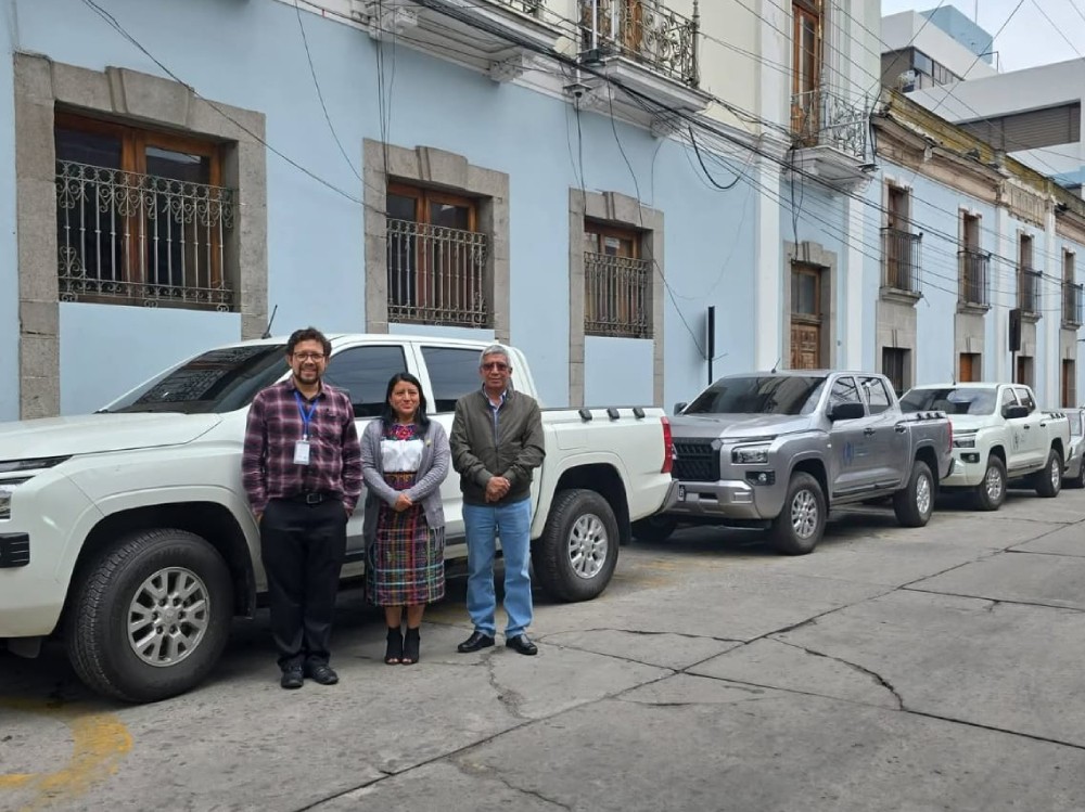 CODEDE recibe vehículos para fortalecer supervisión de proyectos en Quetzaltenango