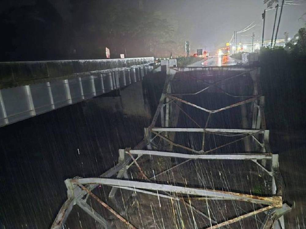 Colapsa puente Brisas del Mocá en Suchitepéquez