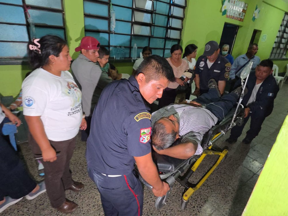 Colapsan hospitales en Suchitepéquez tras intoxicación masiva por consumo de carne de res