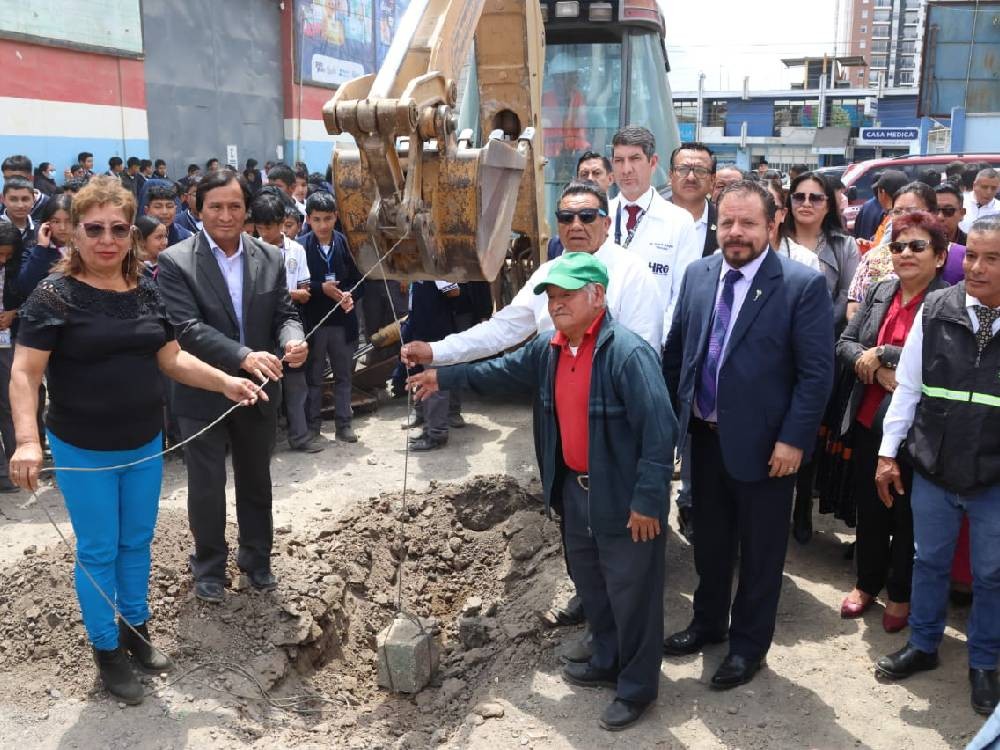 Colocan primera piedra de proyecto vial en zona 8 de Quetzaltenango