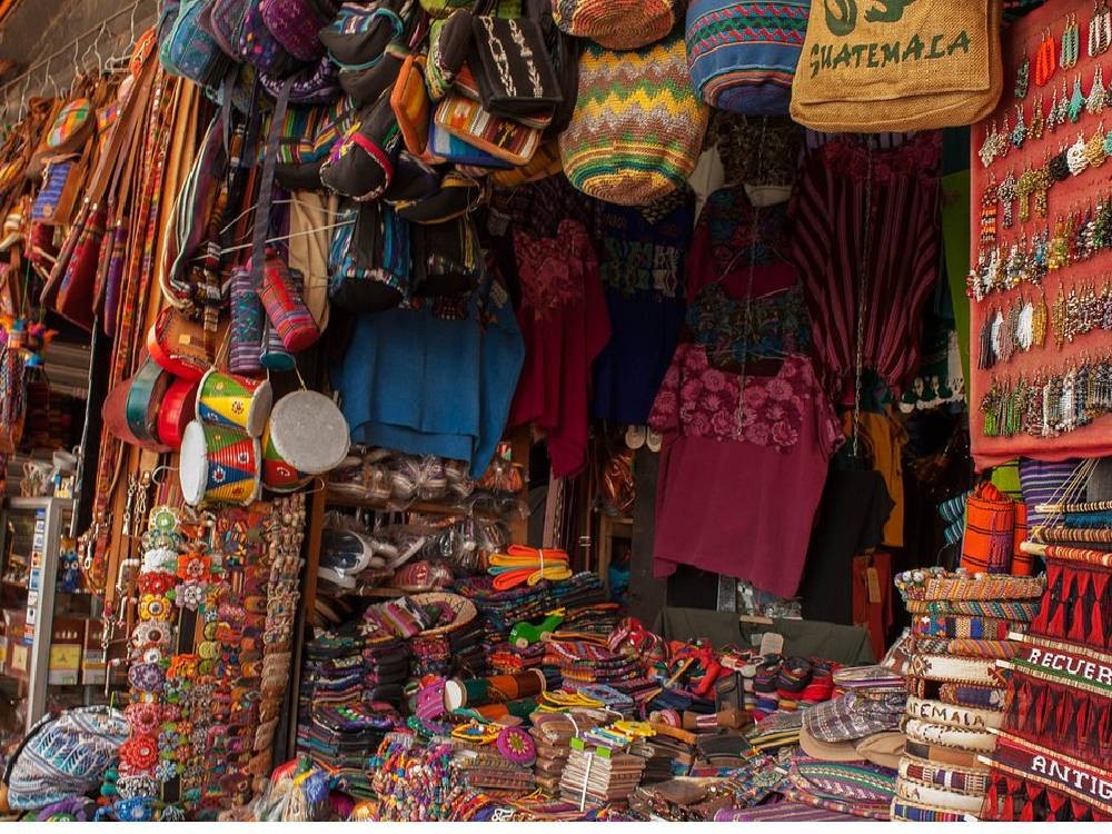Comercio de artículos y artesanías patrias