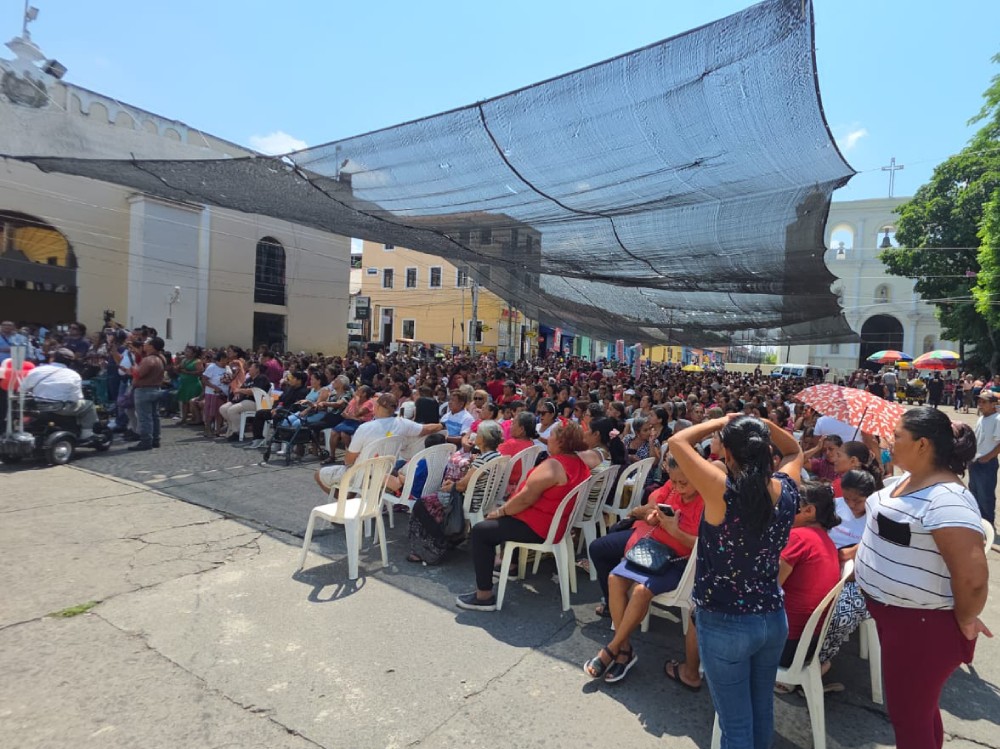 Con música, premios y emotividad, Mazatenango celebra a las madres frente al Parque Central