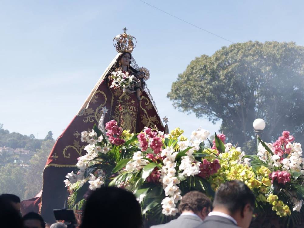 Con procesión de retorno a su capilla, concluyen las festividades en honor a la Virgen del Rosario