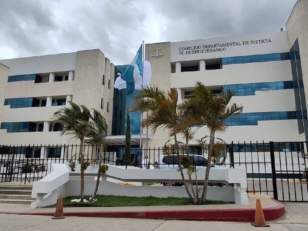 Condenan a hombre por abusar de menor