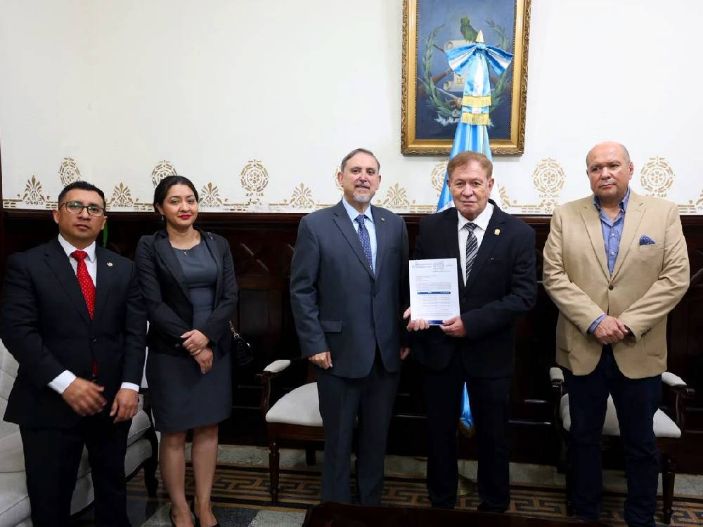 Congreso recibe nómina de candidatos a contralor general de Cuentas
