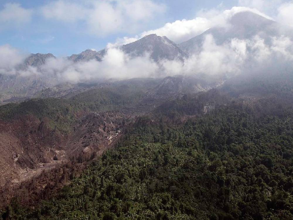 Conred advierte riesgo de lahares en el volcán Santiaguito