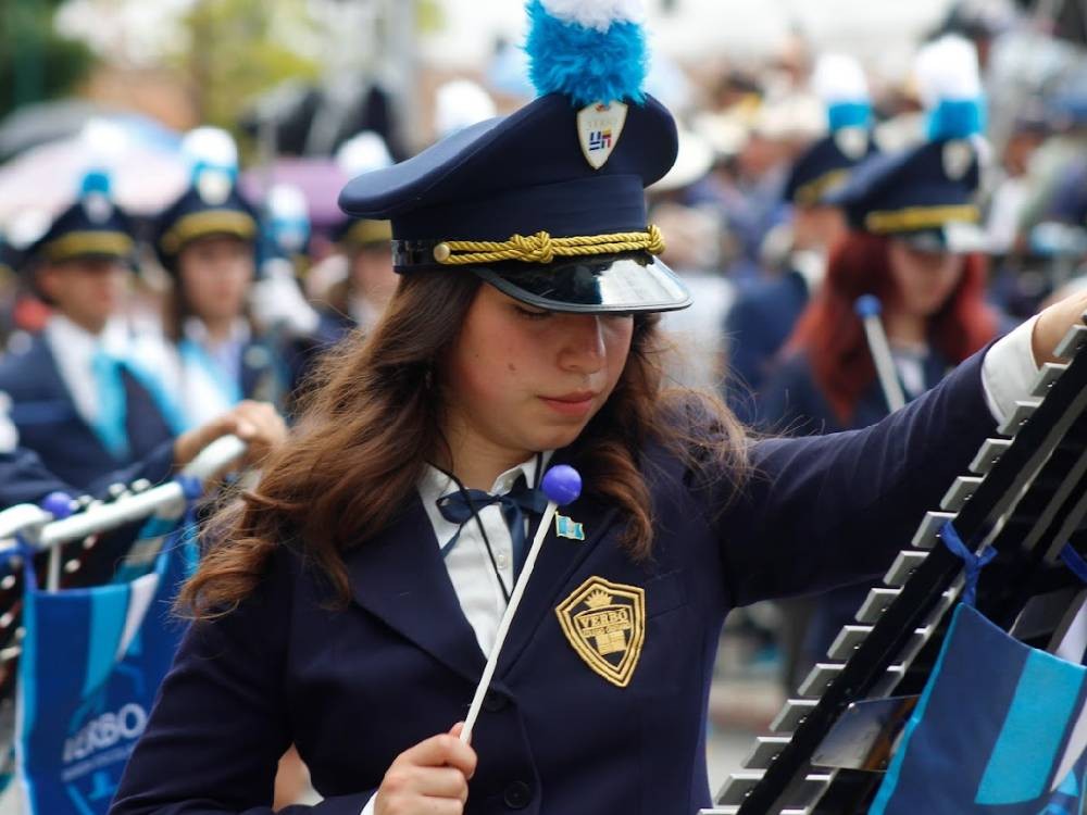 Consejos para disfrutar de los desfiles durante el mes patrio 