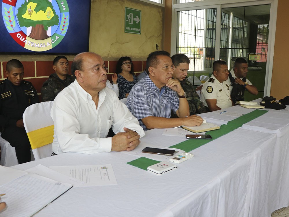 Continúa búsqueda de consensos para restablecer energía eléctrica