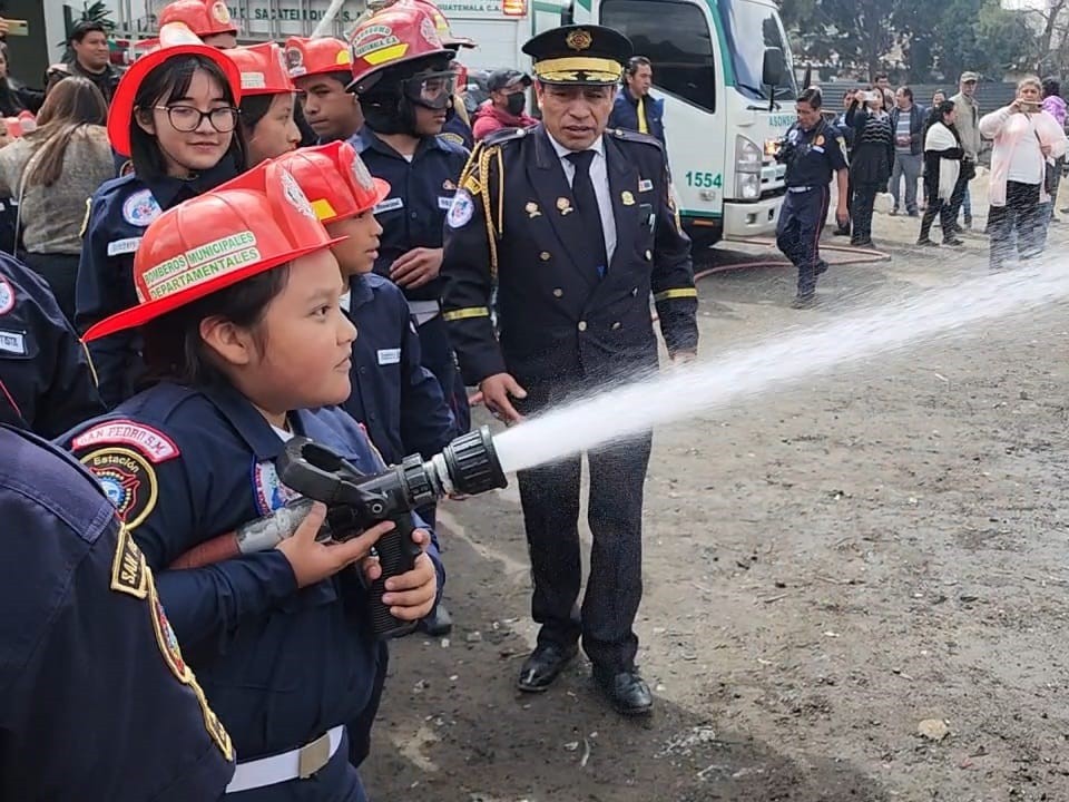 Convocan a participar en Brigada Infantil de Bomberos Municipales Departamentales