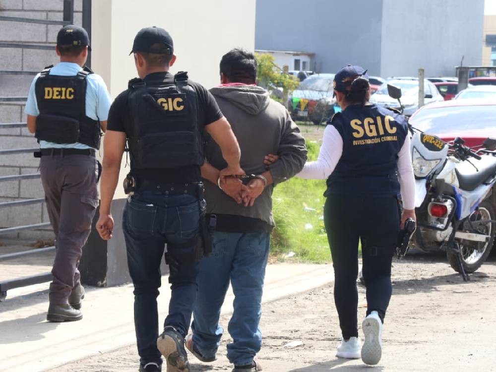 “Coyotes” dejaron abandonado a connacional en el desierto