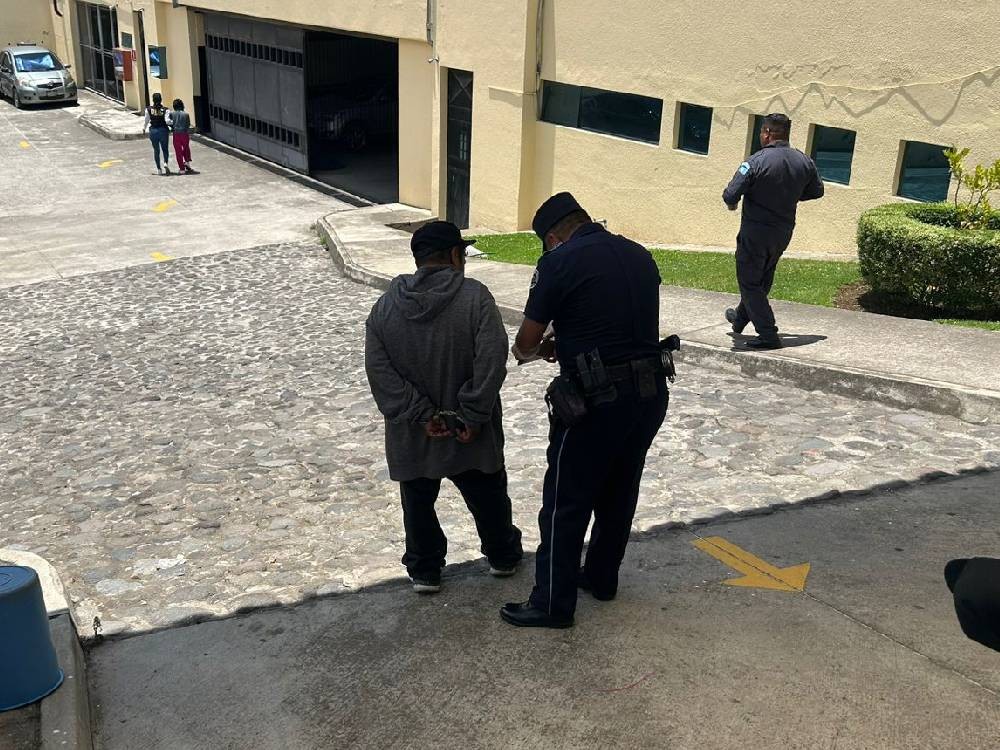 Crimen en la terminal Minerva: ligan a proceso a hombre y dictan falta de mérito a favor de mujer