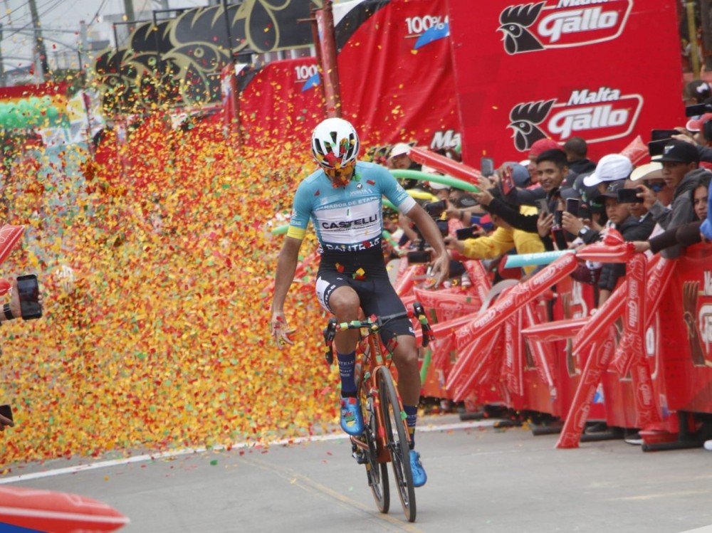 Cristian Bustos le da la primera victoria a Castelli de Quetzaltenango