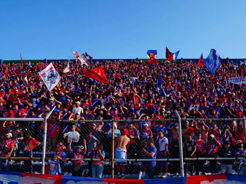 Cuando juega Xelajú, late Quetzaltenango: el impacto emocional del fútbol en la salud mental - Municipal vs. Xelajú MC