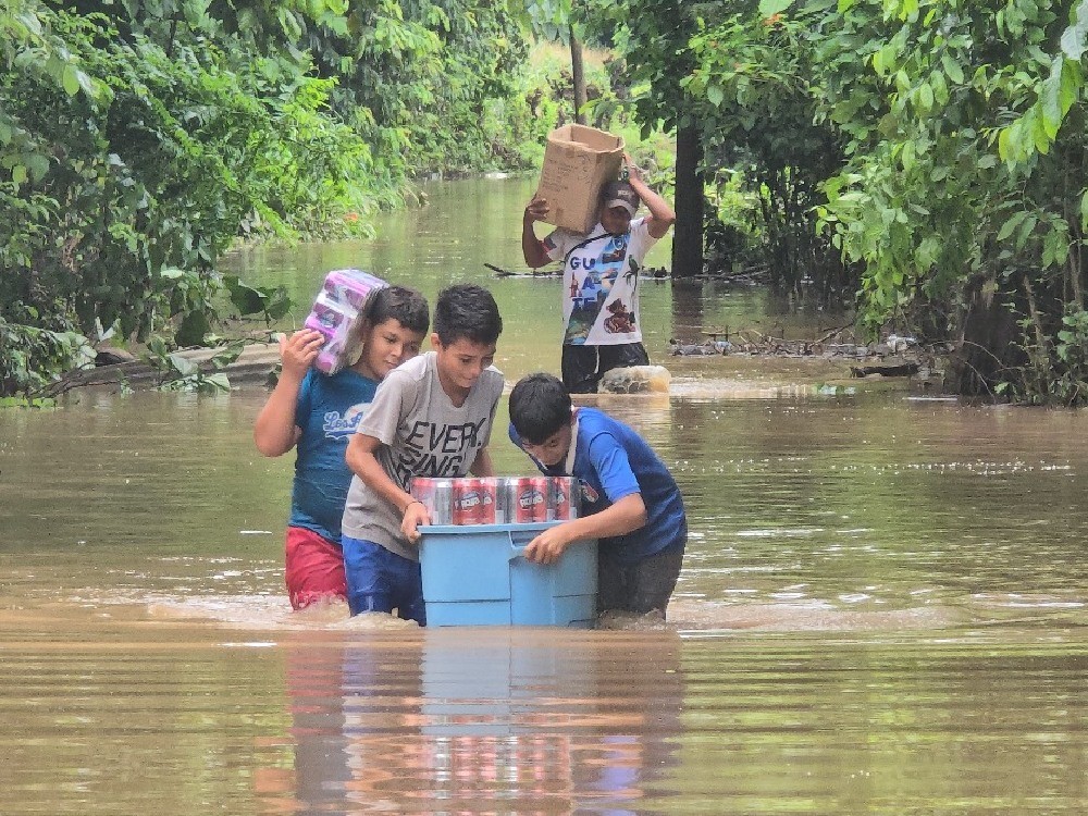 Cuarenta familias son afectadas por inundaciones en San José La Máquina