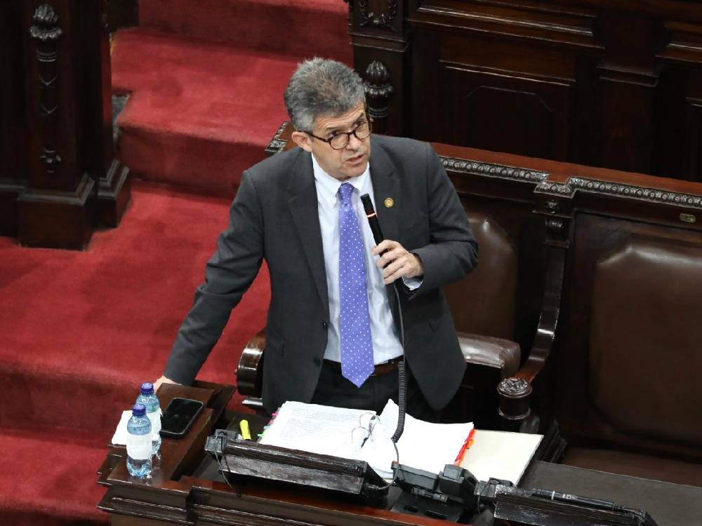Cuatro meses suma la interpelación al ministro de Salud por falta de quórum
