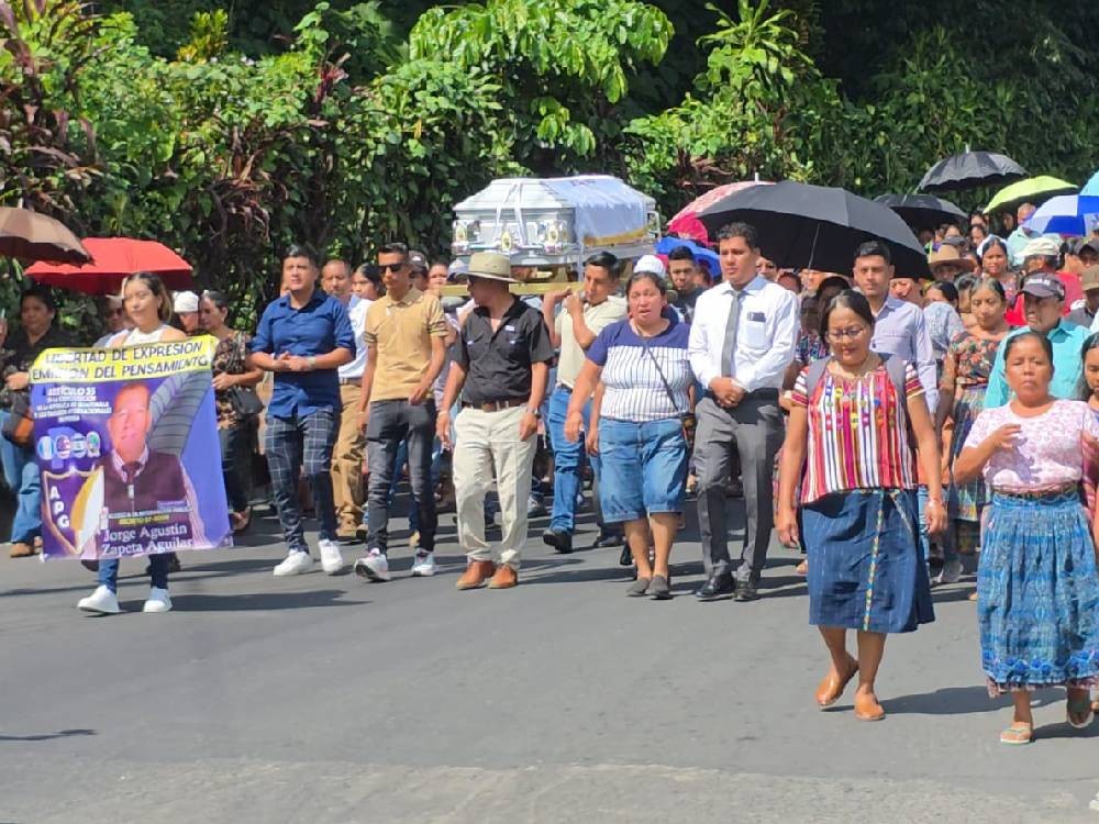 Dan último adiós a comunicador social hallado sin vida