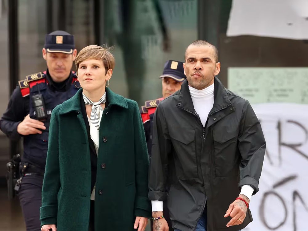 Dani Alves queda en libertad tras pagar fianza de un millón de euros