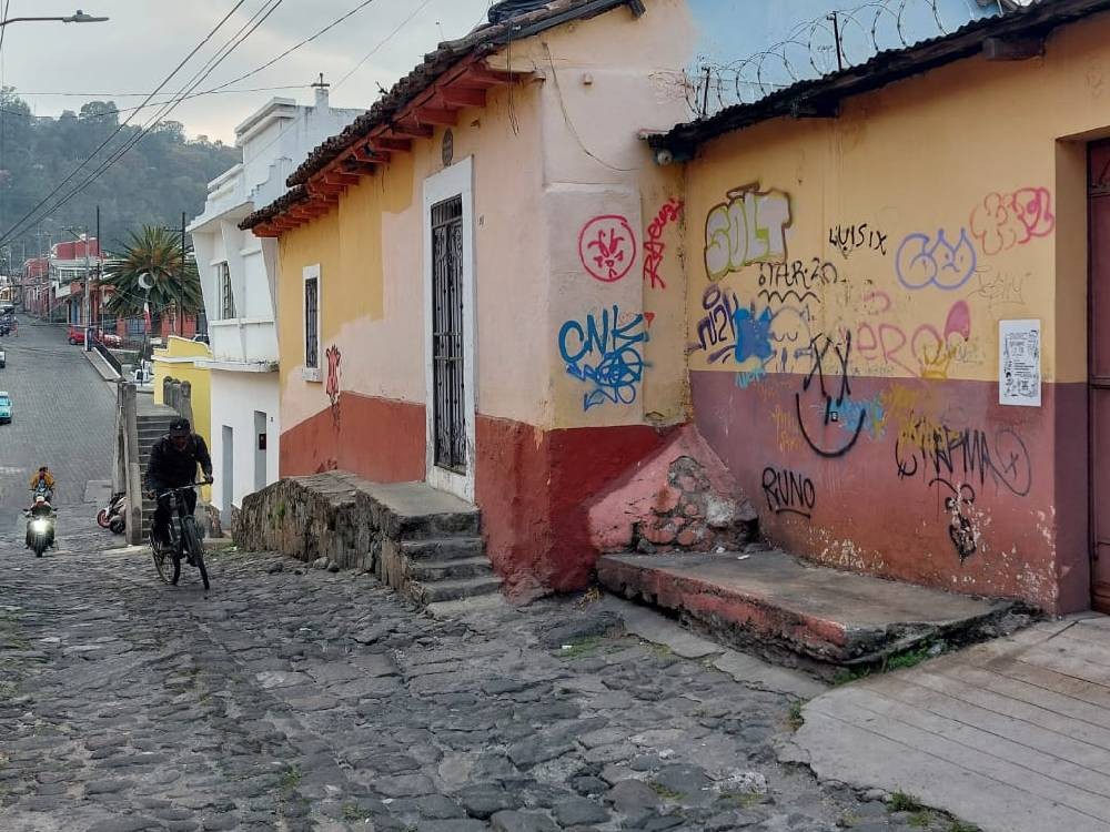 Del ornato al ambiente de inseguridad: el impacto de los grafitis en Xela