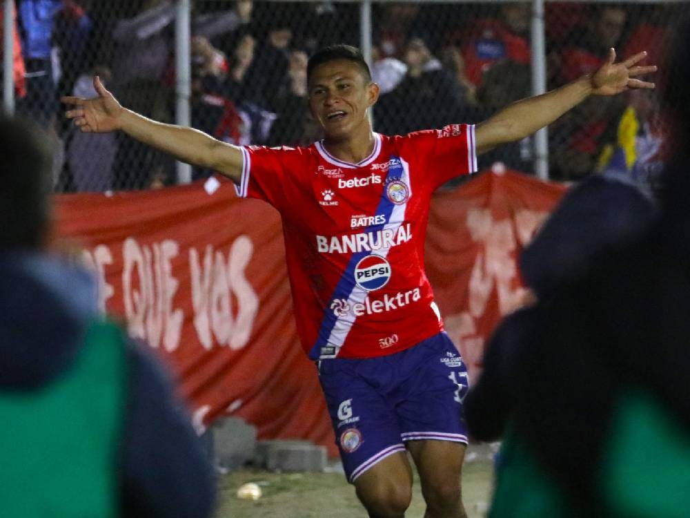 Denilson Ochaeta, el hombre que supo esperar su momento