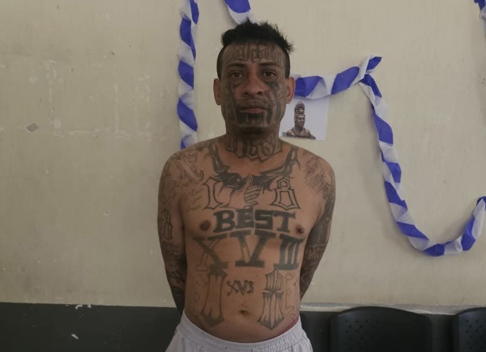 Deportan desde Guatemala a salvadoreño señalado de pertenecer al Barrio 18