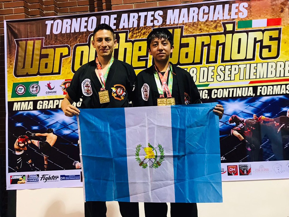 Deportistas de Xela brillan con medalla de oro en evento de artes marciales en México