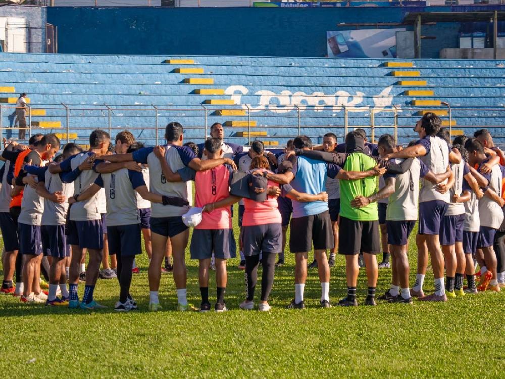 Deportivo Suchitepéquez busca levantar el vuelo tras un complicado arranque: el "Profe" Castañeda asume de forma interina