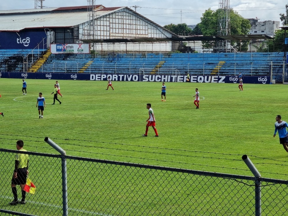 Deportivo Suchitepéquez realiza encuentro amistoso con equipo de la Tercera División