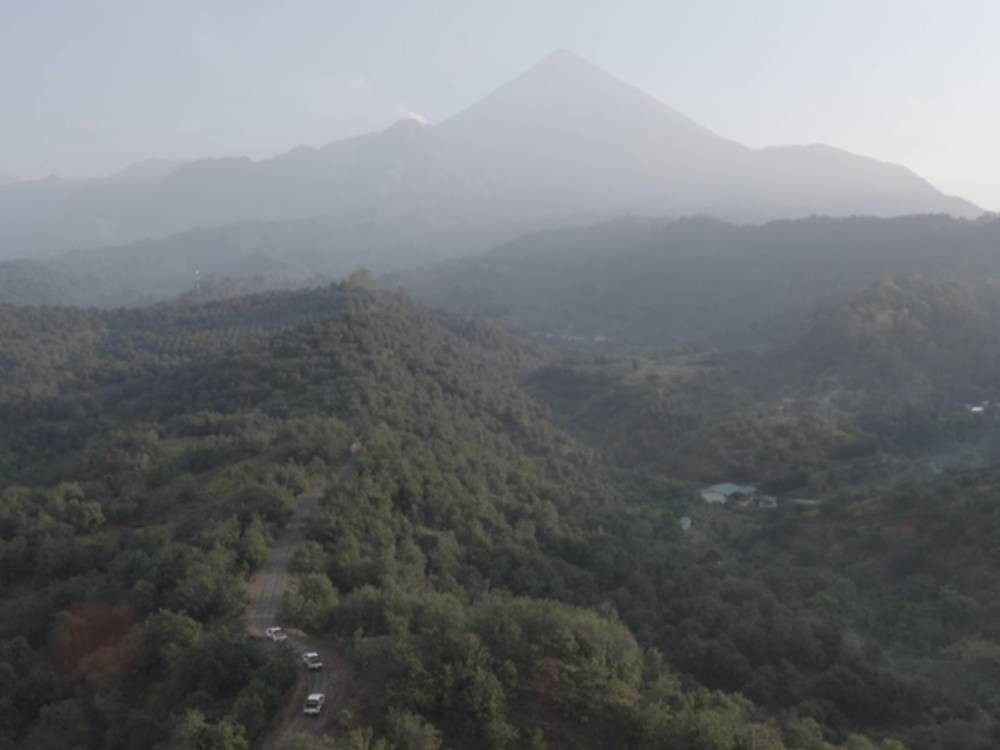 Desarrollan reconocimiento de comunidades y rutas en el complejo volcánico Santa María/Santiaguito 