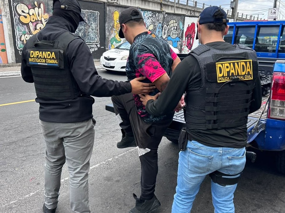 Desarticulan punto de venta de droga y capturan a alias “Morocho”