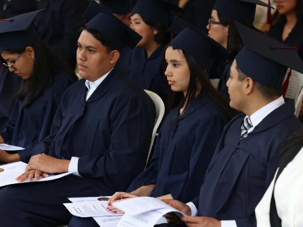 Descenso en el número de graduandos para este año, preocupa a autoridades educativas
