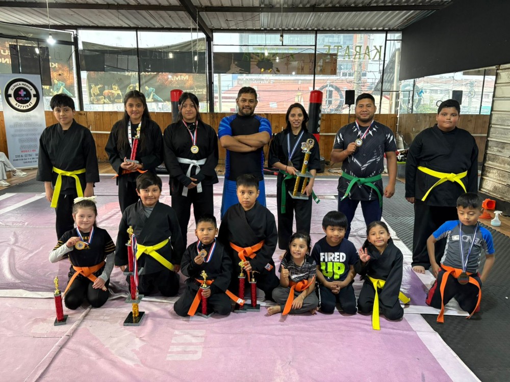 Destacan en evento de El Salvador con 17 preseas de oro