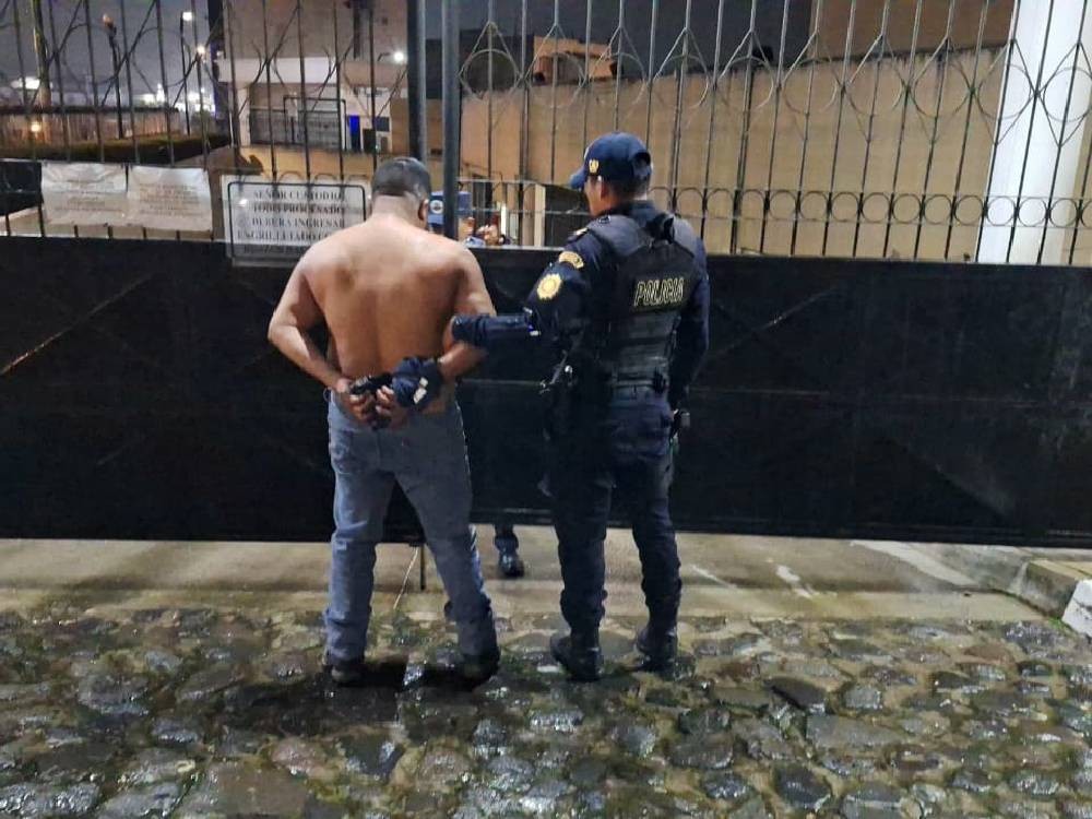 Detenido tras disparar en contra de un hombre en la zona 11 de Xela 
