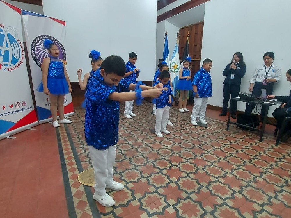 Día del Bastón Blanco: Niños y niñas con discapacidad visual realizan actividad de sensibilización