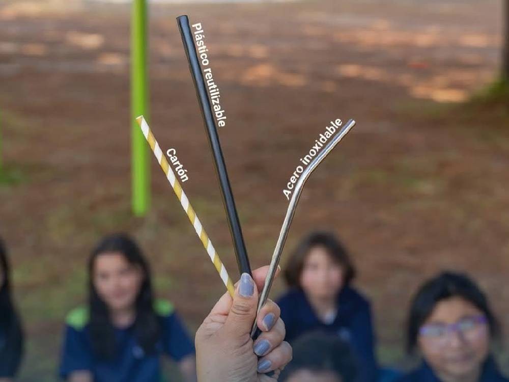 Día Internacional sin Pajillas promueve reducción de plásticos de un solo uso