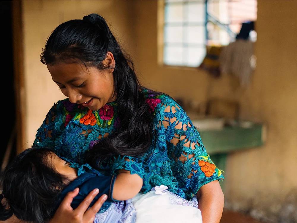 Día mundial de la lactancia materna, la leche materna como el alimento más completo para los bebés